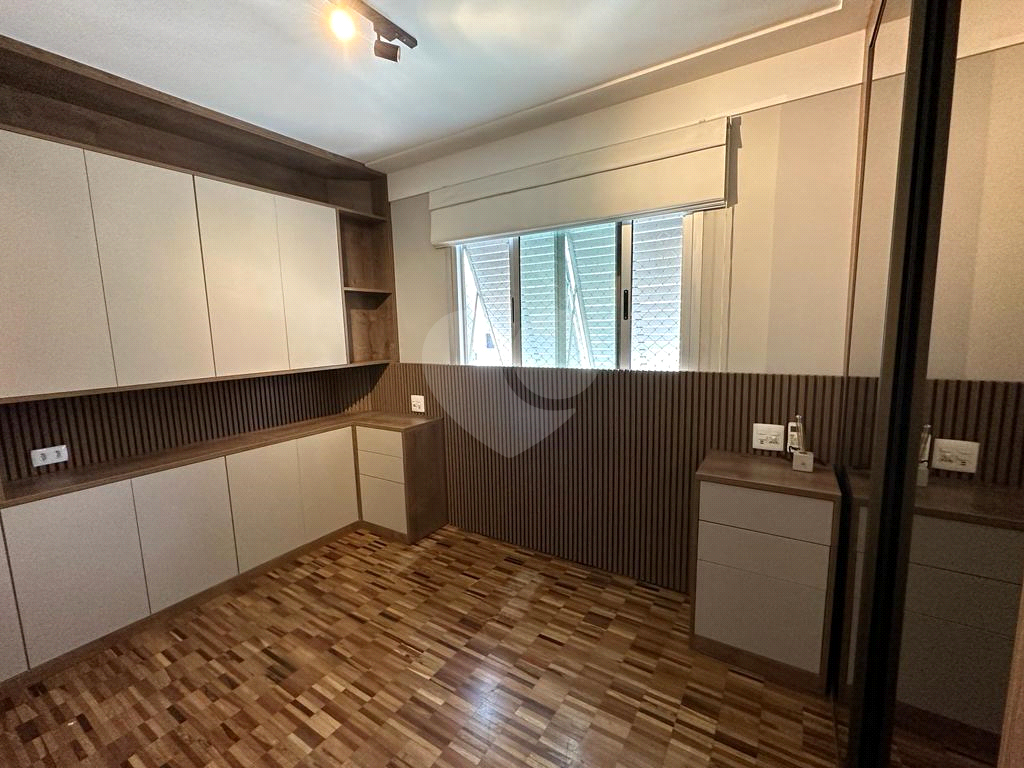 Apartamento de 2 Suítes  em Moema