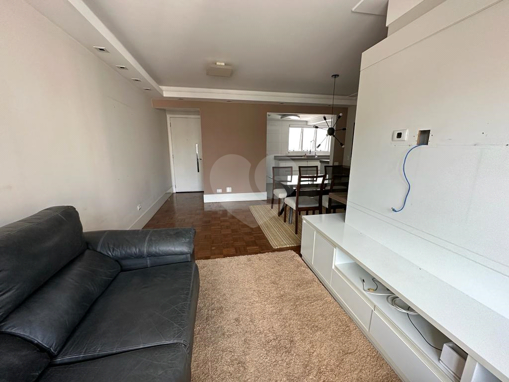 Apartamento de 2 Suítes  em Moema