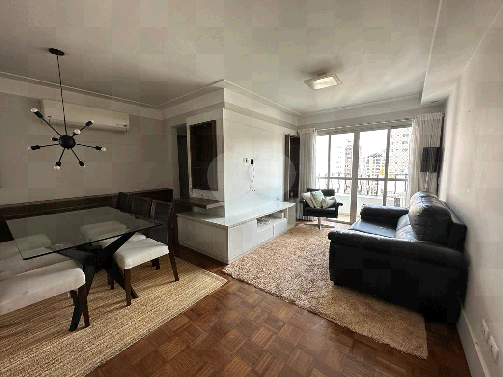 Apartamento de 2 Suítes  em Moema