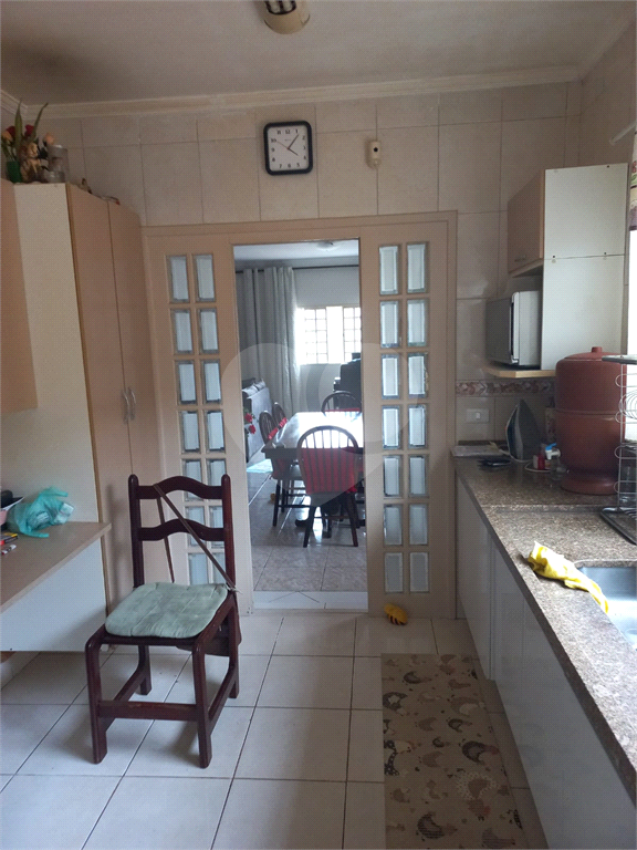 Excelente Sobrado, terreno com 300 m2, 04 dormitórios, sendo 02 suítes
