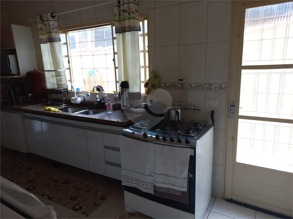 Excelente Sobrado, terreno com 300 m2, 04 dormitórios, sendo 02 suítes