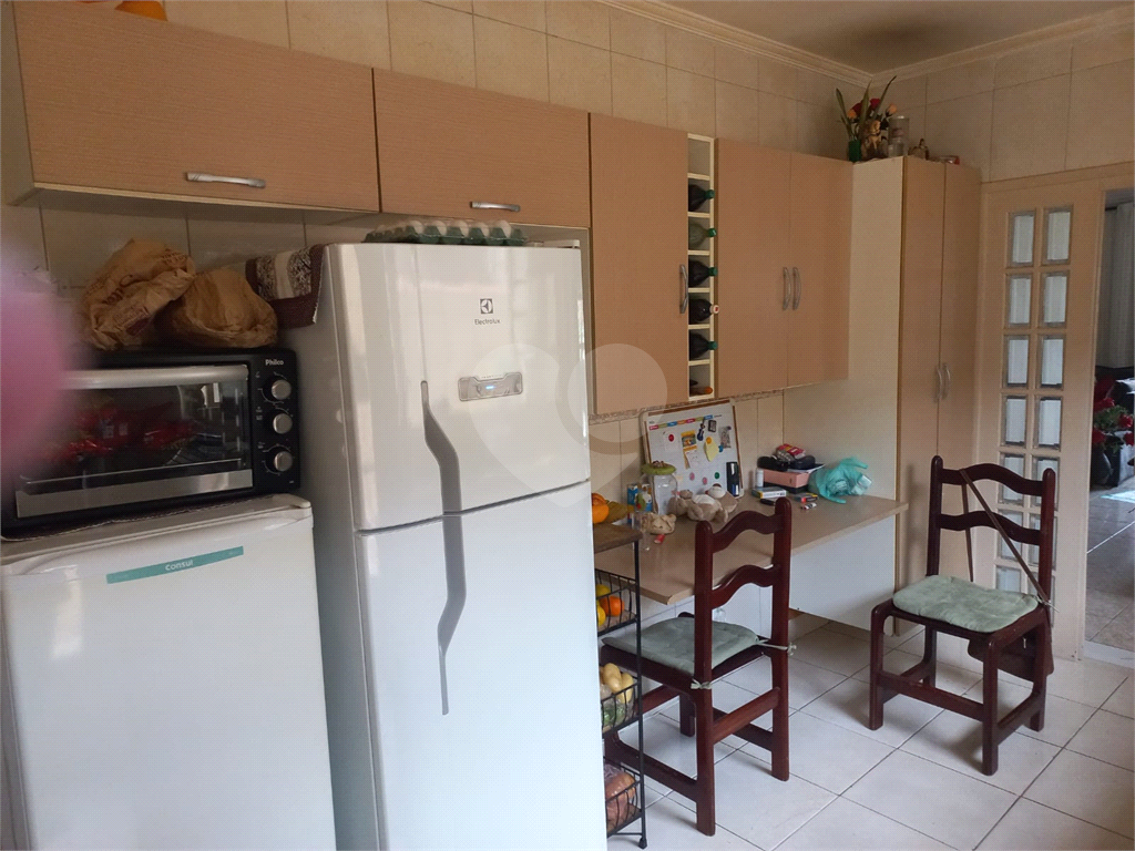 Excelente Sobrado, terreno com 300 m2, 04 dormitórios, sendo 02 suítes