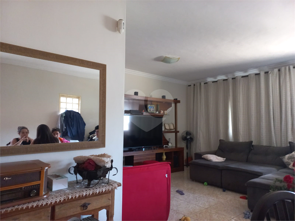 Excelente Sobrado, terreno com 300 m2, 04 dormitórios, sendo 02 suítes