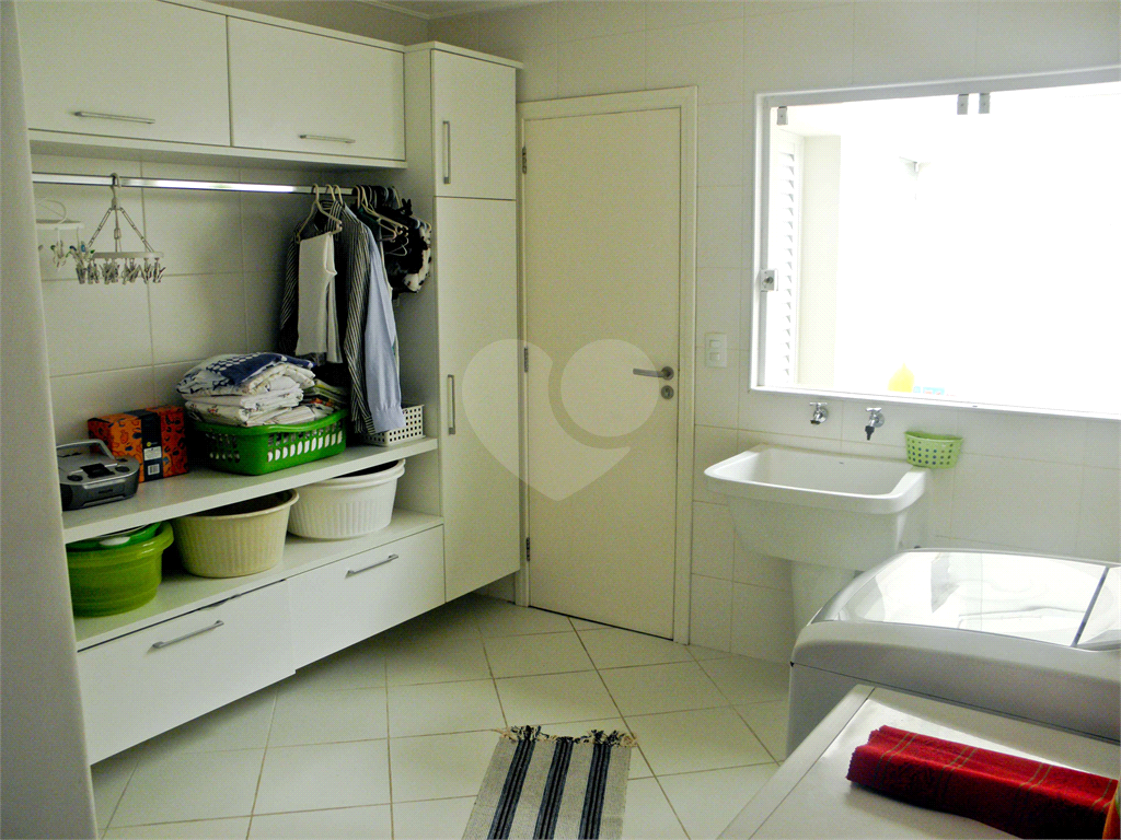 Casa à Venda Alto Padrão em Itanhaém, 4 suítes, closet, piscina, sauna, ateliê, varanda gourmet