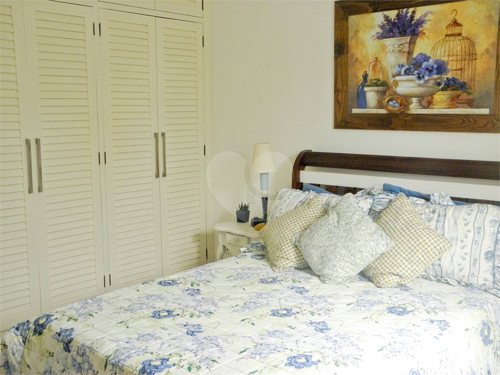 Casa à Venda Alto Padrão em Itanhaém, 4 suítes, closet, piscina, sauna, ateliê, varanda gourmet