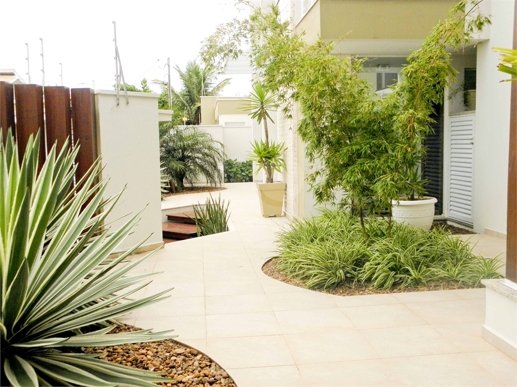 Casa à Venda Alto Padrão em Itanhaém, 4 suítes, closet, piscina, sauna, ateliê, varanda gourmet