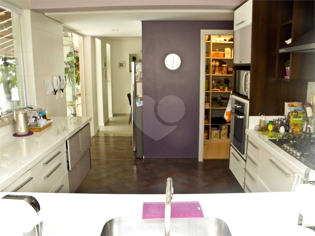 Casa à Venda Alto Padrão em Itanhaém, 4 suítes, closet, piscina, sauna, ateliê, varanda gourmet