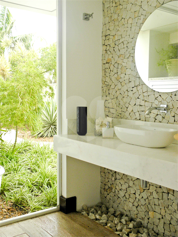 Casa à Venda Alto Padrão em Itanhaém, 4 suítes, closet, piscina, sauna, ateliê, varanda gourmet