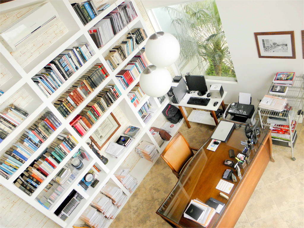 Casa à Venda Alto Padrão em Itanhaém, 4 suítes, closet, piscina, sauna, ateliê, varanda gourmet