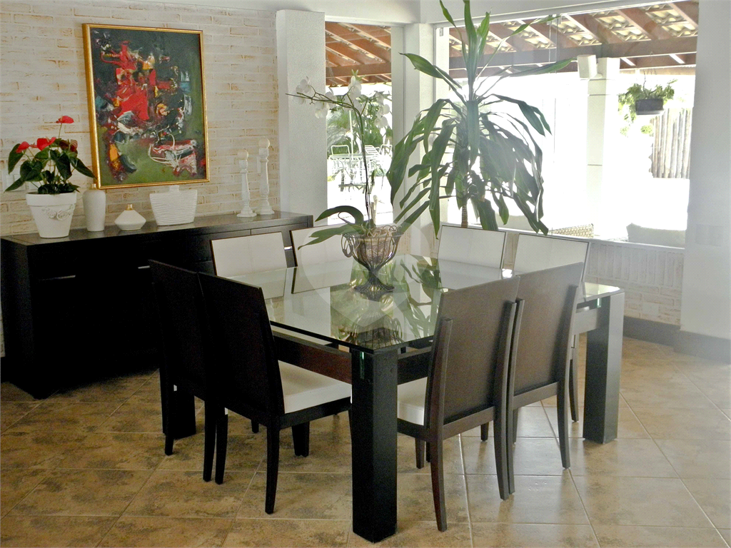 Casa à Venda Alto Padrão em Itanhaém, 4 suítes, closet, piscina, sauna, ateliê, varanda gourmet