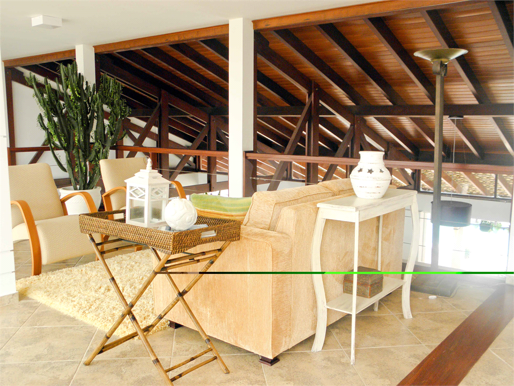 Casa à Venda Alto Padrão em Itanhaém, 4 suítes, closet, piscina, sauna, ateliê, varanda gourmet