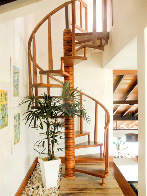 Casa à Venda Alto Padrão em Itanhaém, 4 suítes, closet, piscina, sauna, ateliê, varanda gourmet