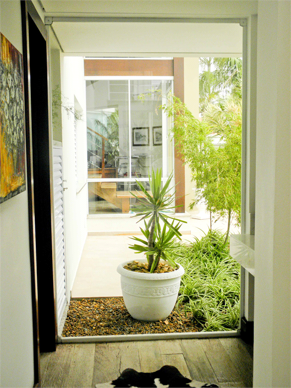 Casa à Venda Alto Padrão em Itanhaém, 4 suítes, closet, piscina, sauna, ateliê, varanda gourmet