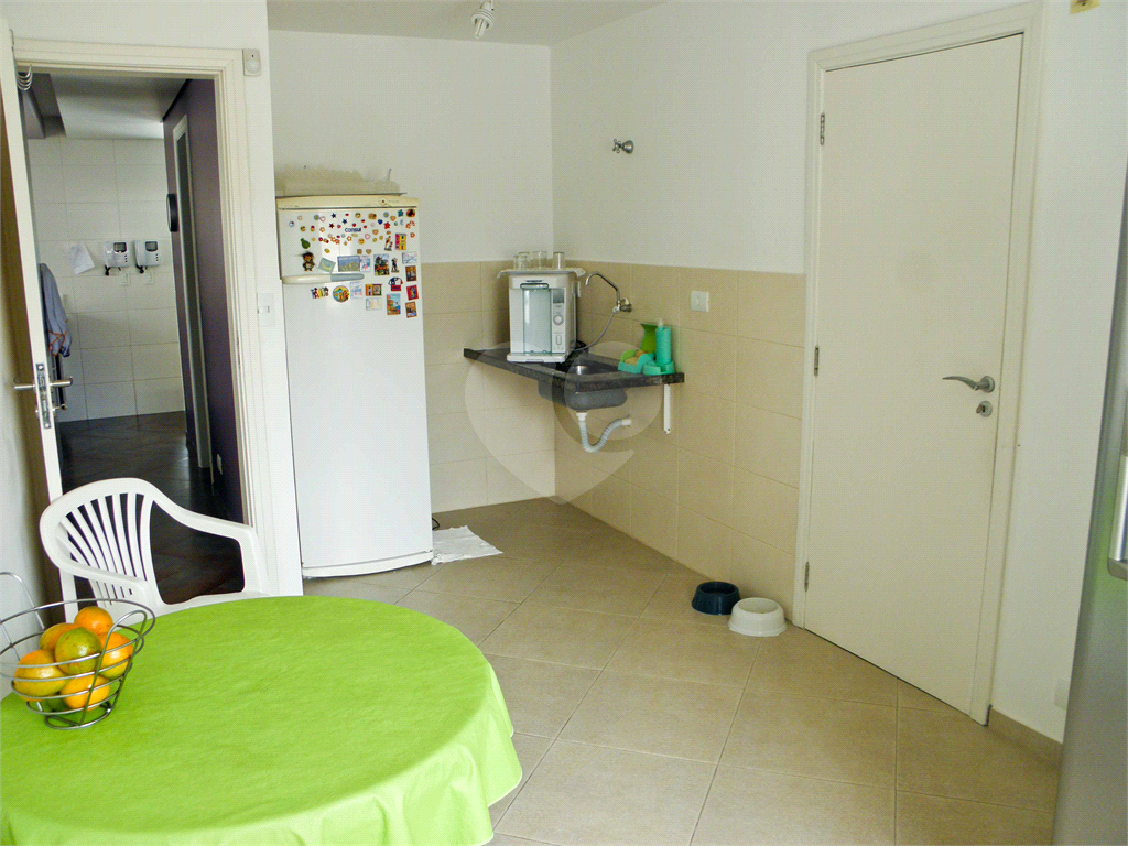 Casa à Venda Alto Padrão em Itanhaém, 4 suítes, closet, piscina, sauna, ateliê, varanda gourmet