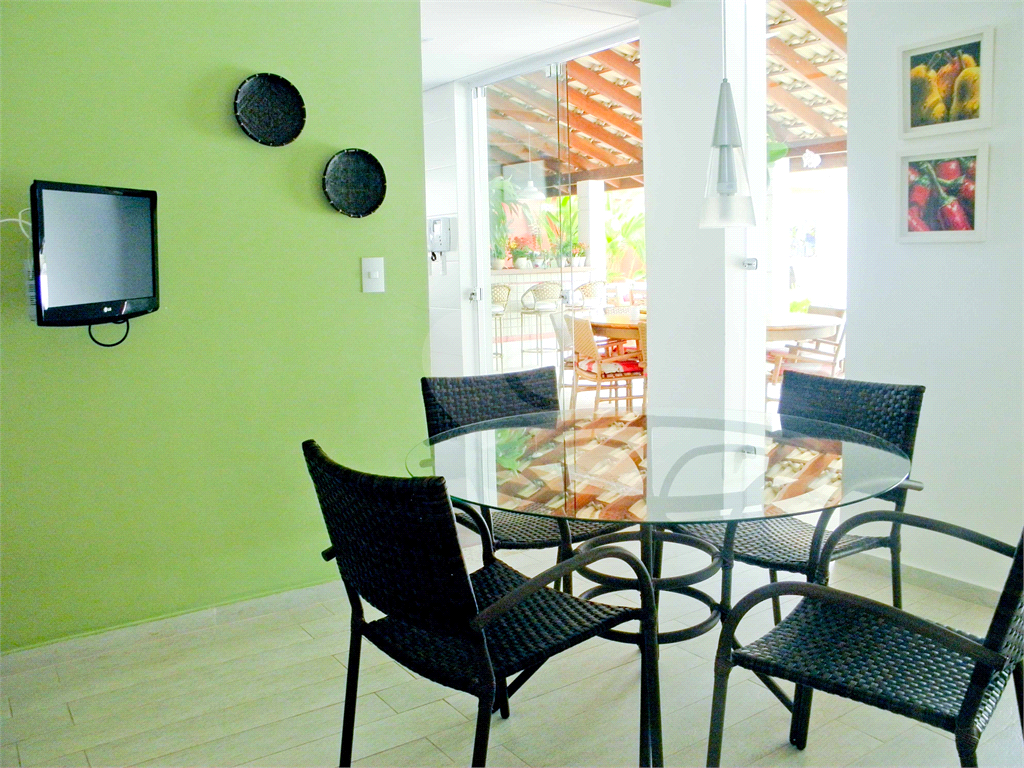 Casa à Venda Alto Padrão em Itanhaém, 4 suítes, closet, piscina, sauna, ateliê, varanda gourmet