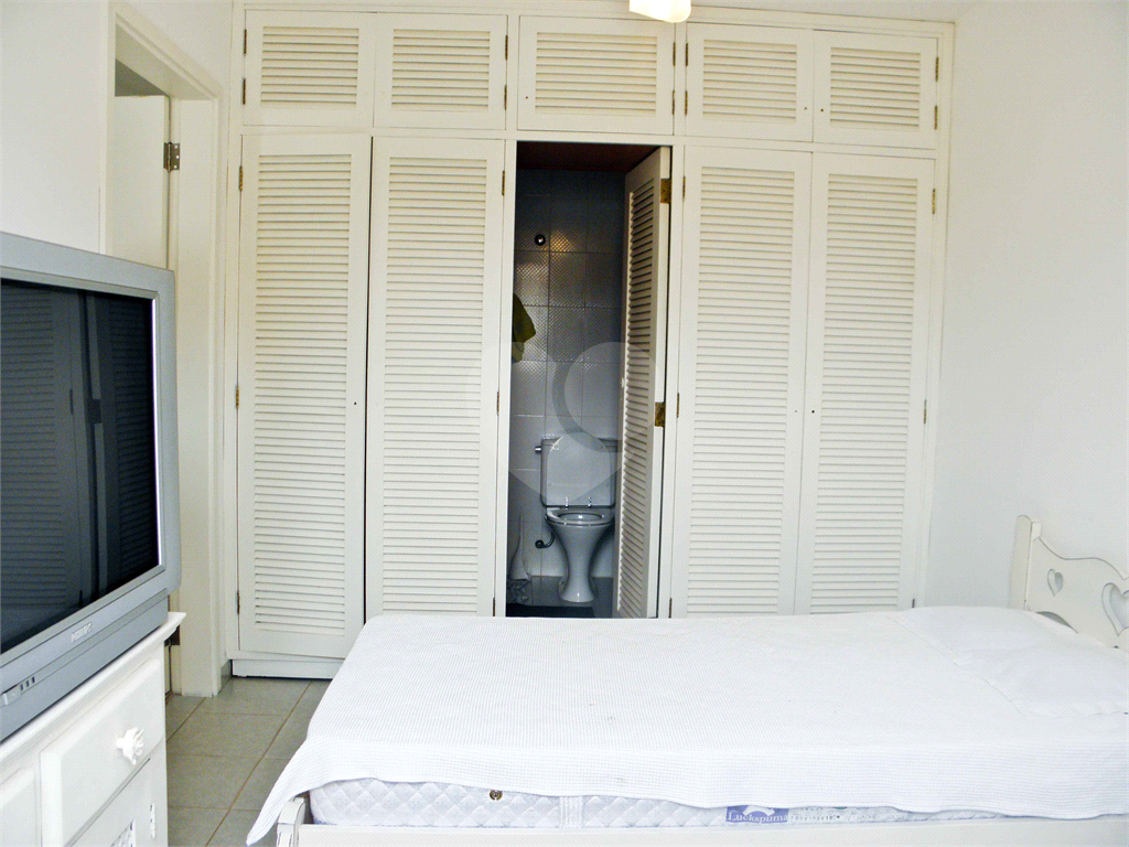 Casa à Venda Alto Padrão em Itanhaém, 4 suítes, closet, piscina, sauna, ateliê, varanda gourmet