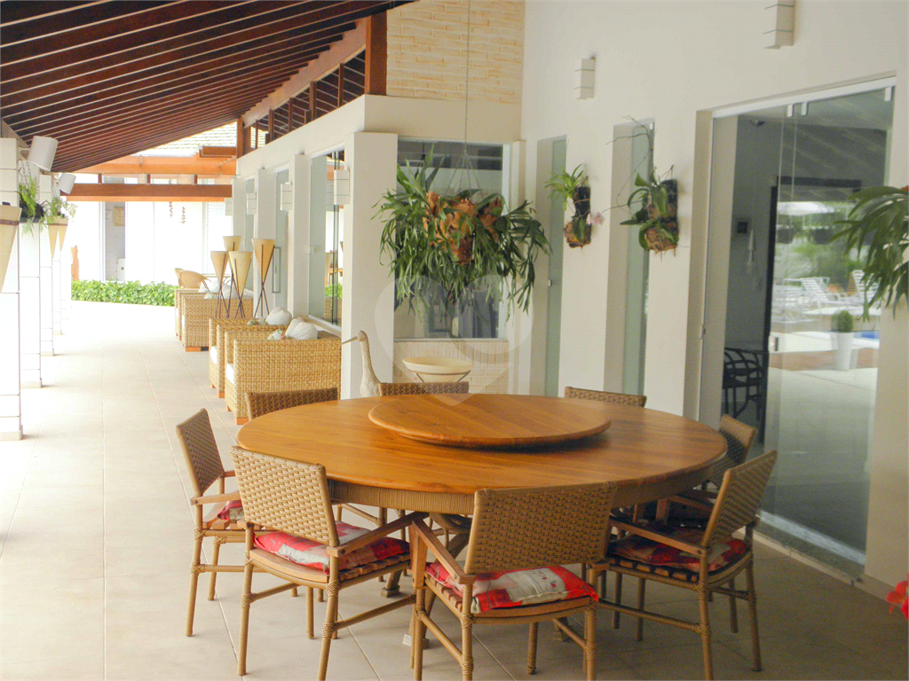 Casa à Venda Alto Padrão em Itanhaém, 4 suítes, closet, piscina, sauna, ateliê, varanda gourmet