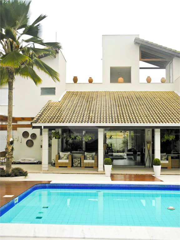 Casa à Venda Alto Padrão em Itanhaém, 4 suítes, closet, piscina, sauna, ateliê, varanda gourmet