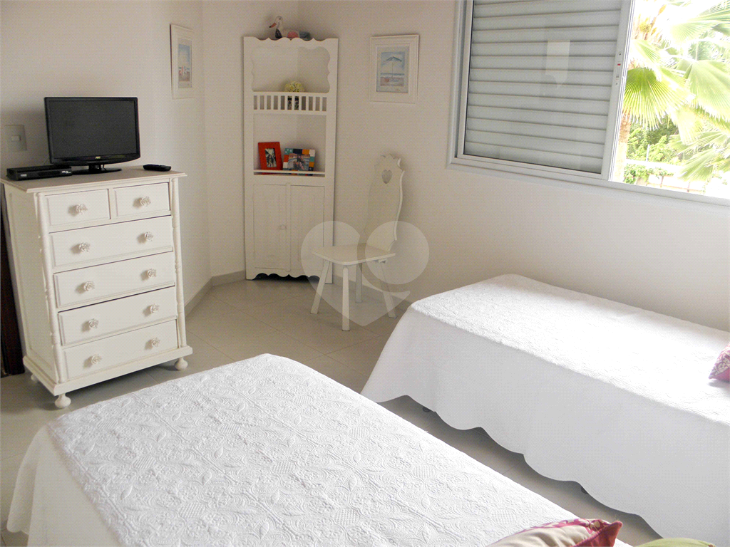 Casa à Venda Alto Padrão em Itanhaém, 4 suítes, closet, piscina, sauna, ateliê, varanda gourmet