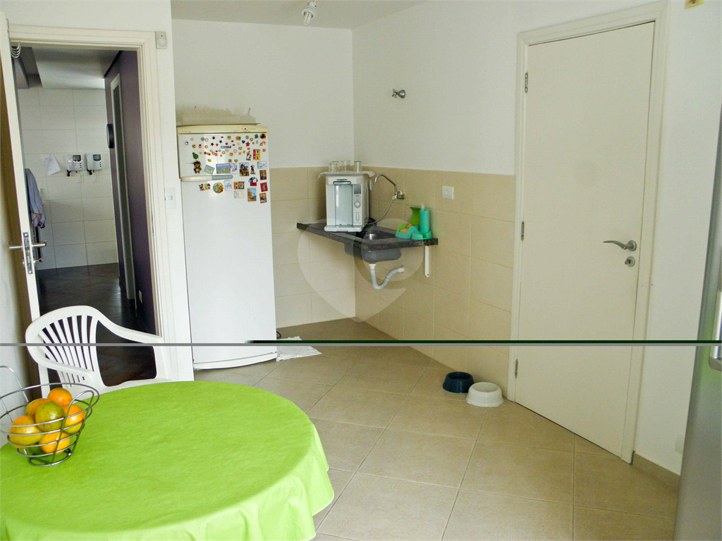 Casa à Venda Alto Padrão em Itanhaém, 4 suítes, closet, piscina, sauna, ateliê, varanda gourmet
