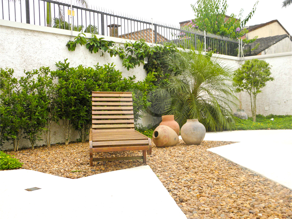 Casa à Venda Alto Padrão em Itanhaém, 4 suítes, closet, piscina, sauna, ateliê, varanda gourmet