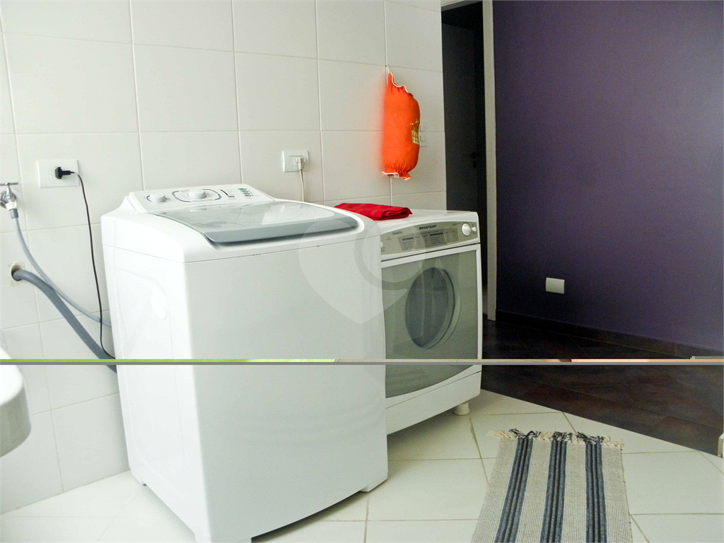 Casa à Venda Alto Padrão em Itanhaém, 4 suítes, closet, piscina, sauna, ateliê, varanda gourmet
