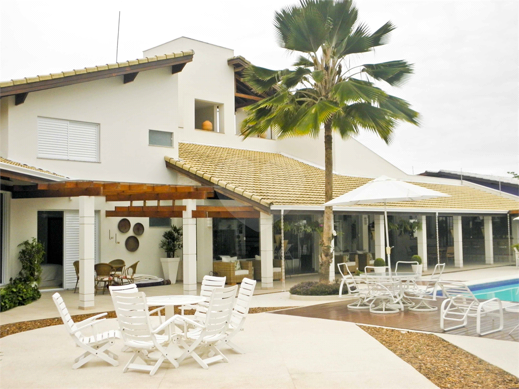 Casa à Venda Alto Padrão em Itanhaém, 4 suítes, closet, piscina, sauna, ateliê, varanda gourmet
