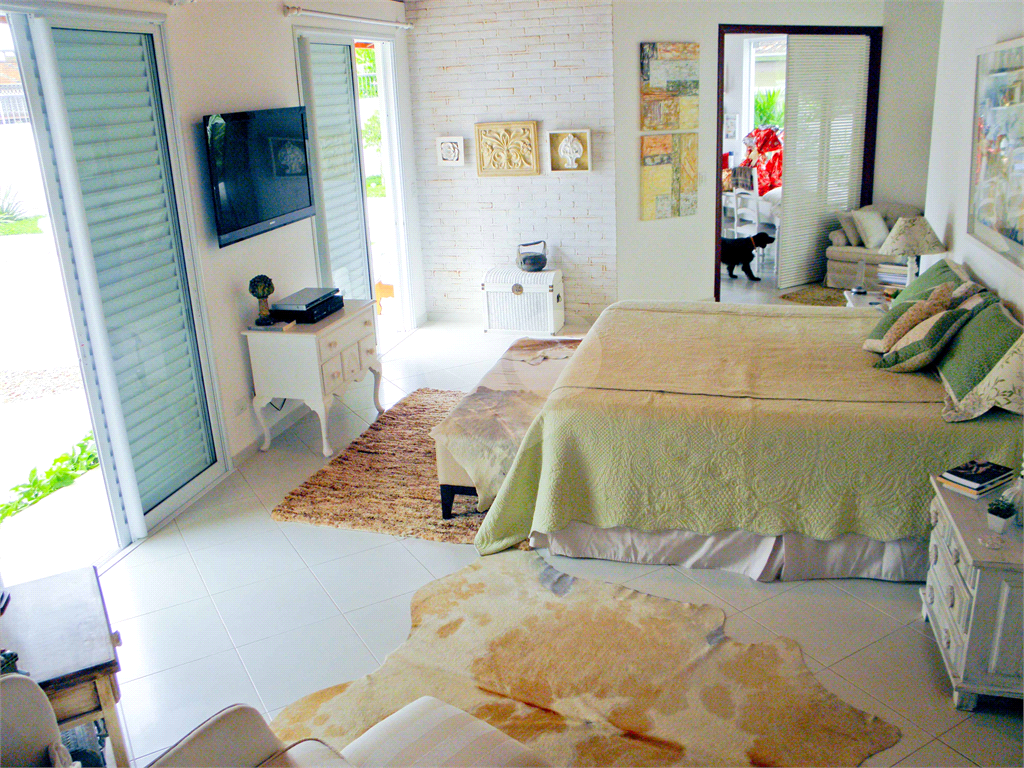 Casa à Venda Alto Padrão em Itanhaém, 4 suítes, closet, piscina, sauna, ateliê, varanda gourmet