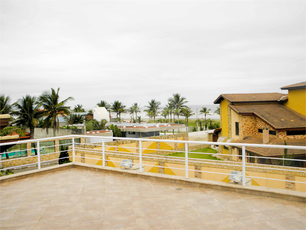 Casa à Venda Alto Padrão em Itanhaém, 4 suítes, closet, piscina, sauna, ateliê, varanda gourmet