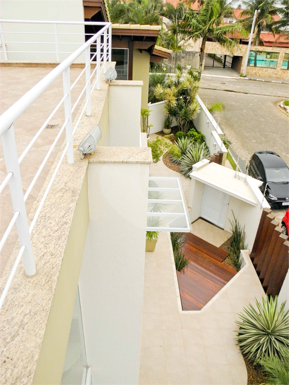 Casa à Venda Alto Padrão em Itanhaém, 4 suítes, closet, piscina, sauna, ateliê, varanda gourmet