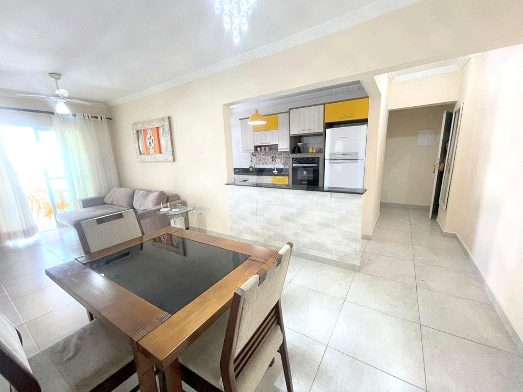 APARTAMENTO em CENTRO