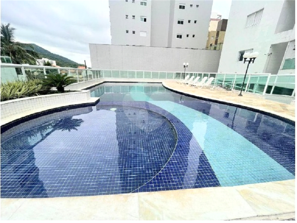 APARTAMENTO em CENTRO