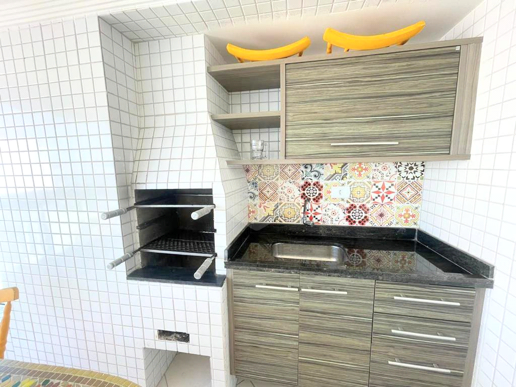 APARTAMENTO em CENTRO