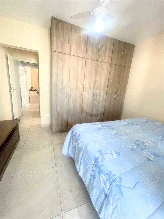 APARTAMENTO em CENTRO