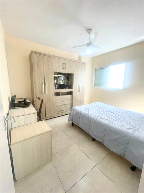 APARTAMENTO em CENTRO