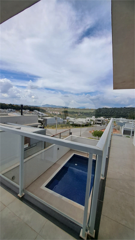 Lindo sobrado á venda com 3 dormitórios na cidade de Bragança Paulista -SP