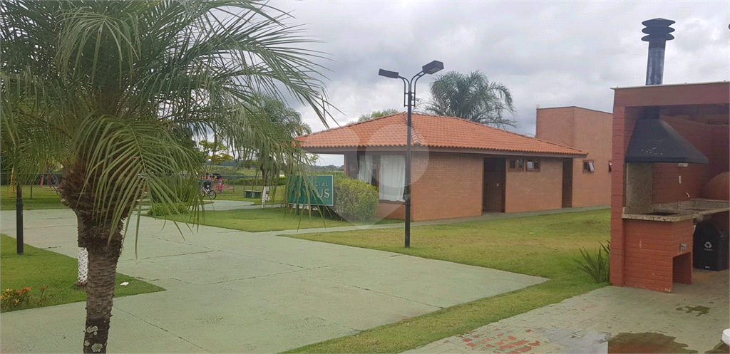  Casa em Condomínio Fechado em Cabreúva
