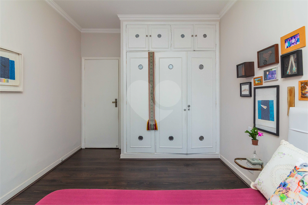 APARTAMENTO em MOEMA