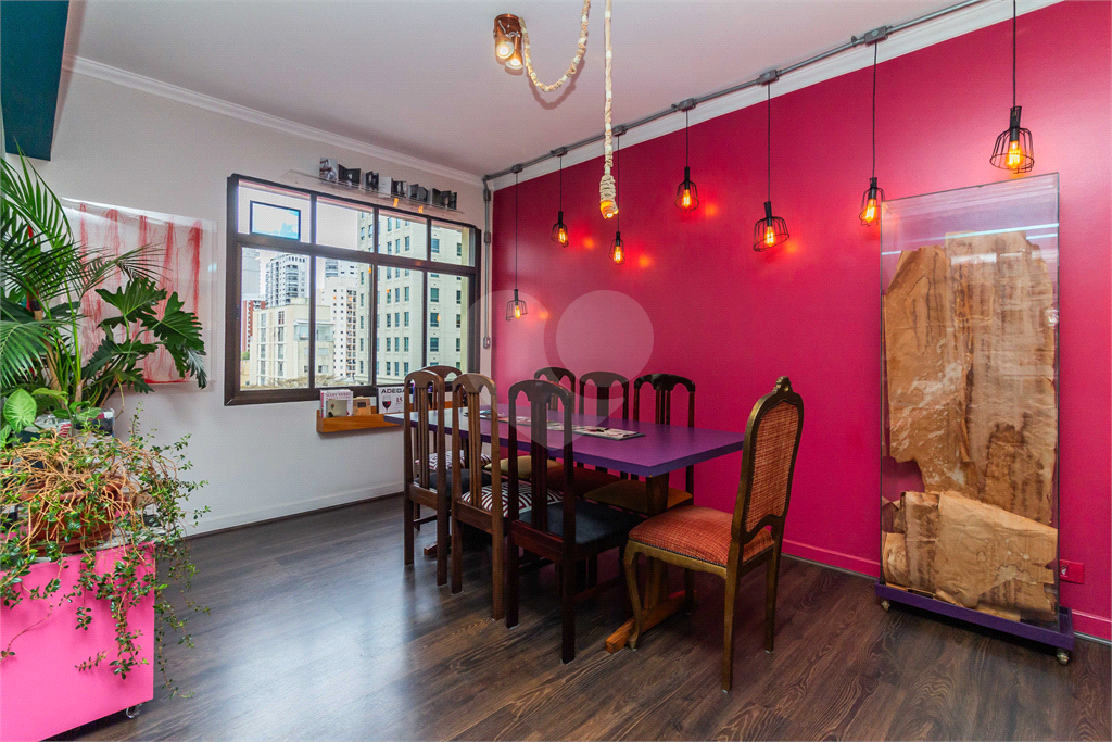 APARTAMENTO em MOEMA