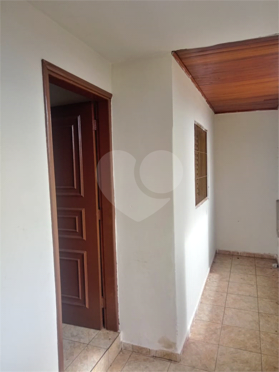 Casa à venda com 4 quartos, 200m² - Foto 3