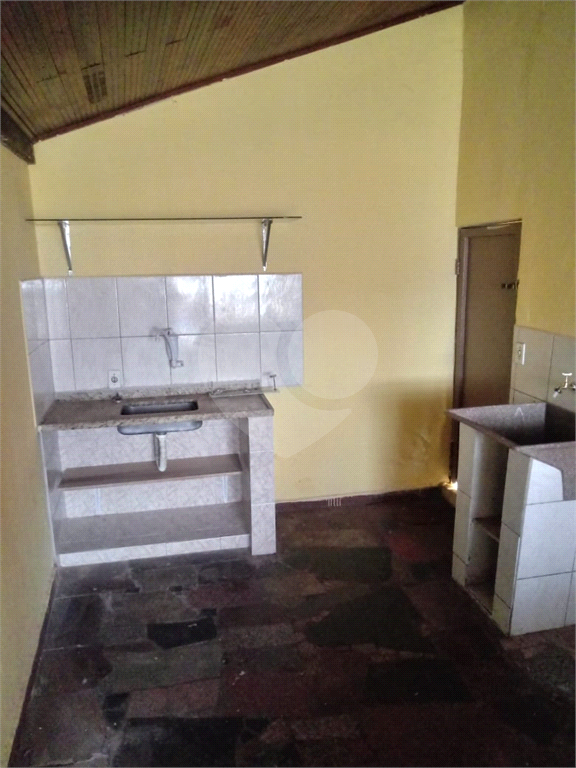 Casa à venda com 4 quartos, 200m² - Foto 15