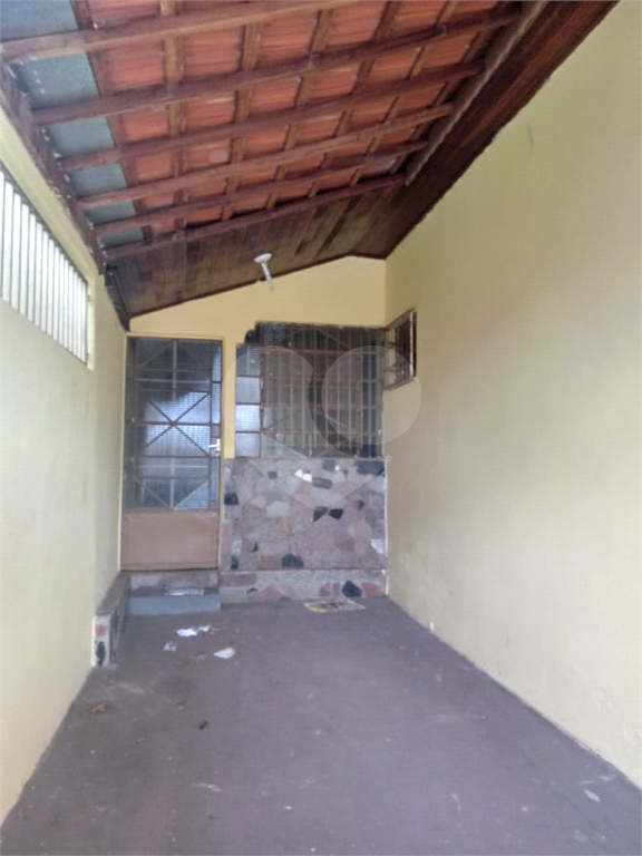 Casa à venda com 4 quartos, 200m² - Foto 2