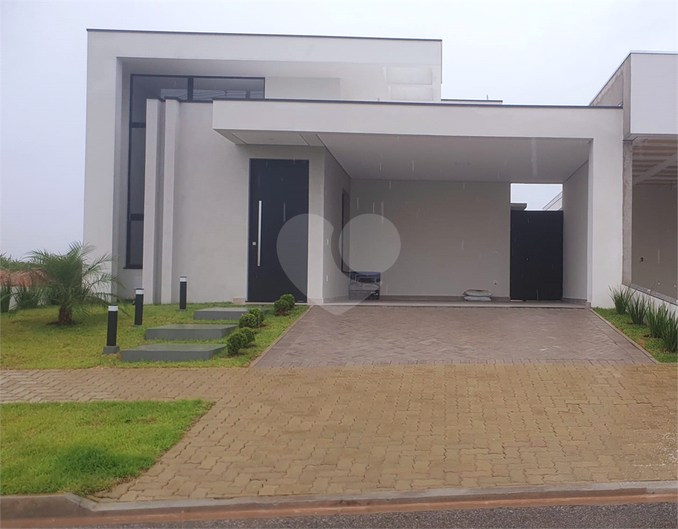 Casa à venda com 3 quartos, 185m² - Foto 1