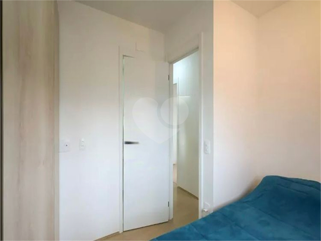 Apto 3 dorm. Sendo 1 suite e 1 banheiro uso comum. Reformado e mobiliado.