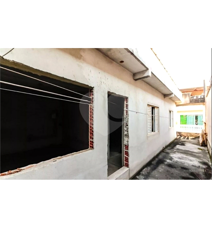 Terreno com 3 casas, em rua calma e tranquila. Acesso fácil para Santana e BarraFunda