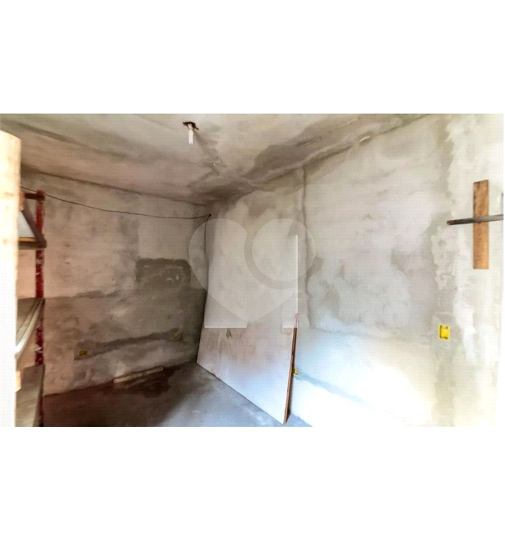 Terreno com 3 casas, em rua calma e tranquila. Acesso fácil para Santana e BarraFunda