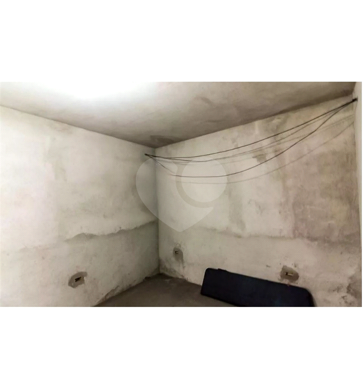 Terreno com 3 casas, em rua calma e tranquila. Acesso fácil para Santana e BarraFunda