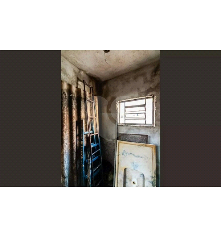 Terreno com 3 casas, em rua calma e tranquila. Acesso fácil para Santana e BarraFunda