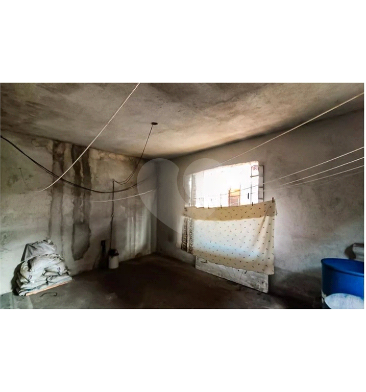 Terreno com 3 casas, em rua calma e tranquila. Acesso fácil para Santana e BarraFunda
