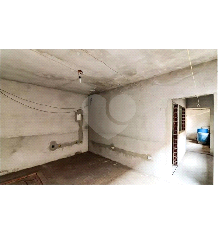 Terreno com 3 casas, em rua calma e tranquila. Acesso fácil para Santana e BarraFunda
